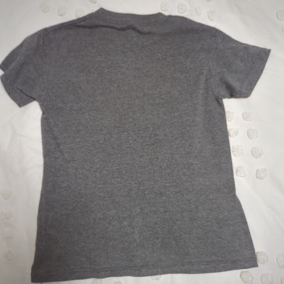 Gray Wolf Graphic T-Shirt - Picture 2 of 4